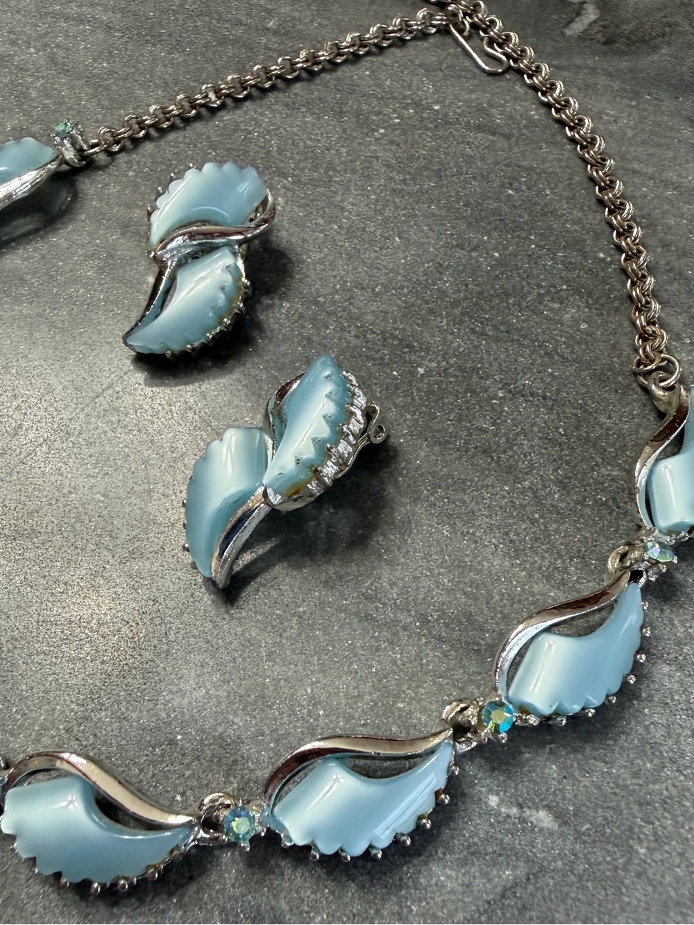 Vintage Baby Blue Thermoset Moonglow Lucite Necklace Clip on Earrings Set - Picture 5 of 10
